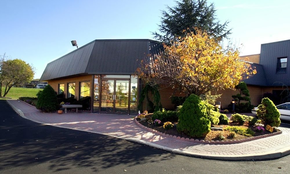 Roy Lomas Carpets & Hardwoods